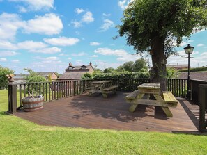 Cottage | Outdoor dining - The Shippon (Chester)
