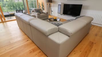 Cottage | Interior