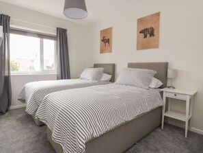 Cottage | 4 bedrooms, individually decorated, individually furnished, free WiFi