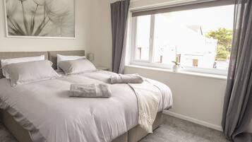 Cottage | 4 bedrooms, individually decorated, individually furnished, free WiFi