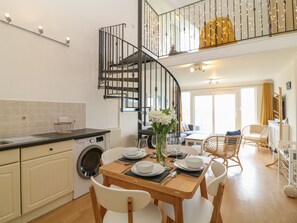 Cottage | Interior