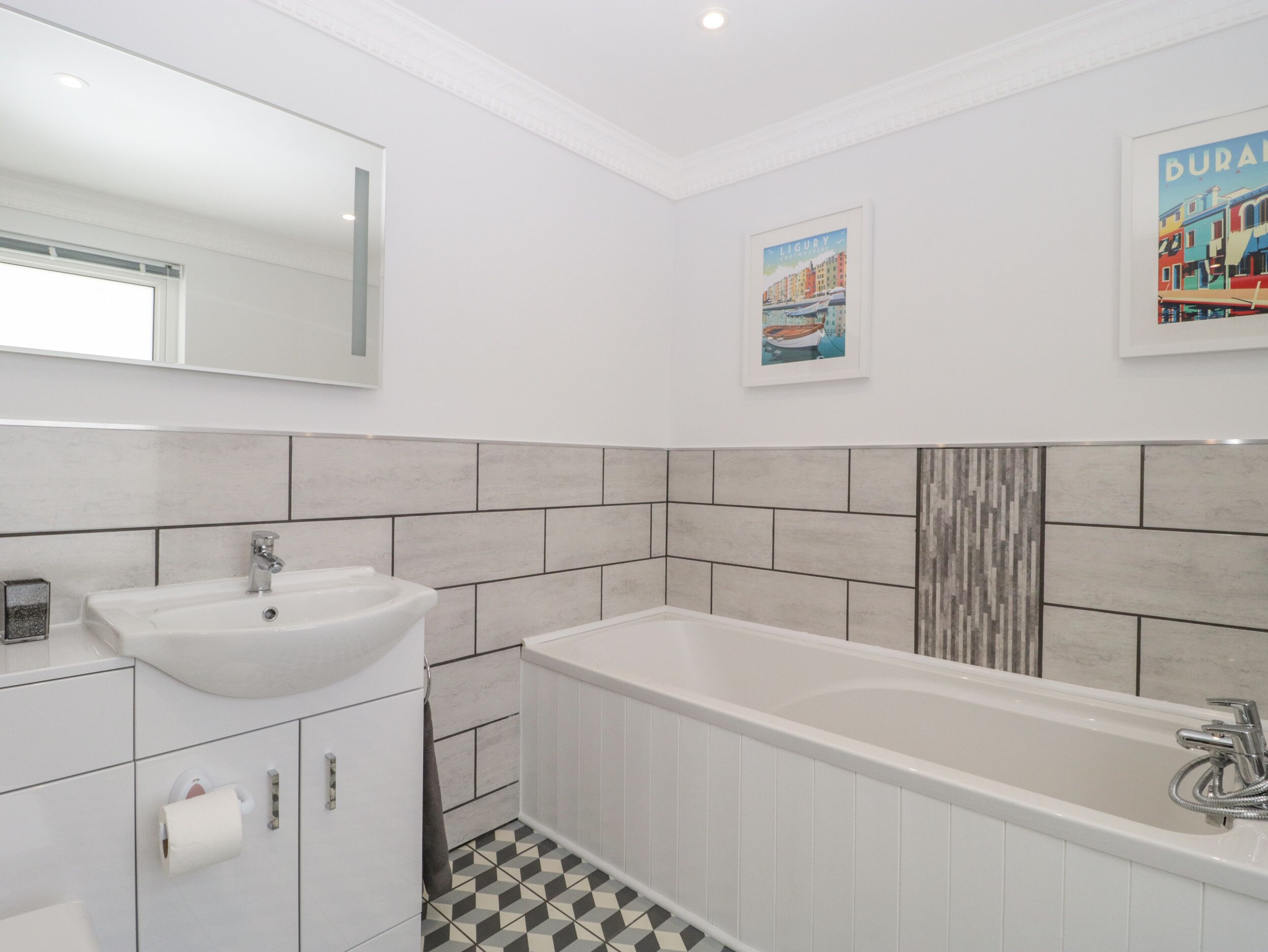 Cottage | Bathroom | Shower