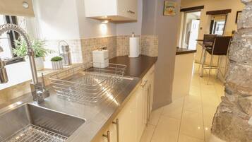 Casa de campo | Cozinha privada | Geladeira, chaleira elétrica, torradeira