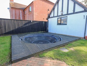 Property grounds - The Chestnuts (Peterborough)