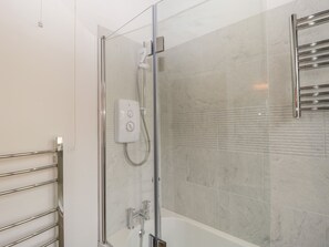 Cottage | Bathroom | Shower