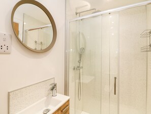 Bathroom - Pen Chy (Helston)