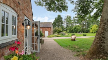 Cottage | Interior