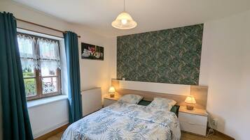 4 bedrooms, free WiFi