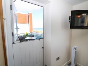 1 bedroom, individually decorated, individually furnished, free WiFi - Sea View Apartment (Pwllheli)