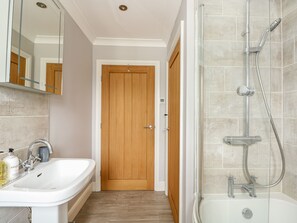 Cottage | Bathroom | Shower