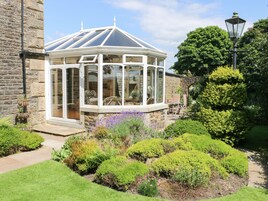 Cottage | Property grounds