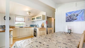 3 bedrooms, individually decorated, individually furnished