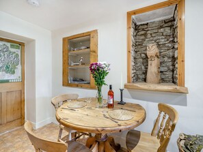 Casa de campo | Cocina privada | Frigorífico, hervidor eléctrico y utensilios de cocina