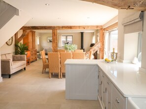 Cottage | Private kitchen | Fridge, microwave, dishwasher, electric kettle - Upper Barn (Stafford)