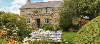 Higher Roskorwell 別墅