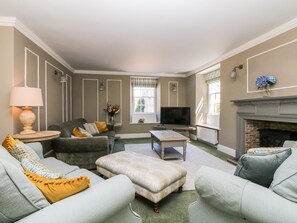 Cottage | Living room - Culdrose Manor (Helston)