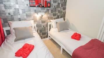 Cottage | 2 bedrooms, individually decorated, individually furnished, free WiFi