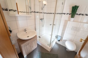 Comfort Apartment | Bathroom - Ferienwohnung Anke - Appartement 5c (Heinsberg)