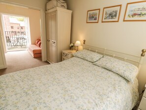Cottage | 2 bedrooms, individually decorated, individually furnished, free WiFi - White Goose Cottage (Whitby)