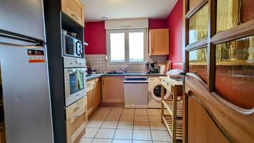 Refrigerador, microondas y lavavajillas