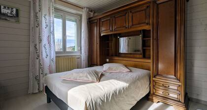 Amplio Gîte Independiente con Terraza Privada en Plena Naturaleza