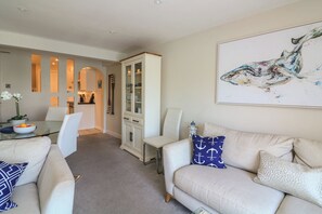 Cottage | Living area