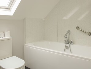 Casa de campo | Baño | Ducha y secador de pelo