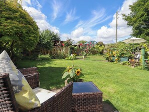 Cottage | Property grounds