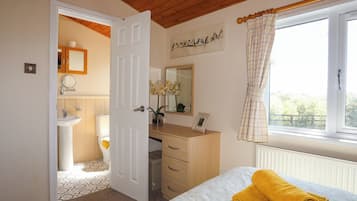 Cottage | 3 bedrooms, individually decorated, individually furnished, free WiFi