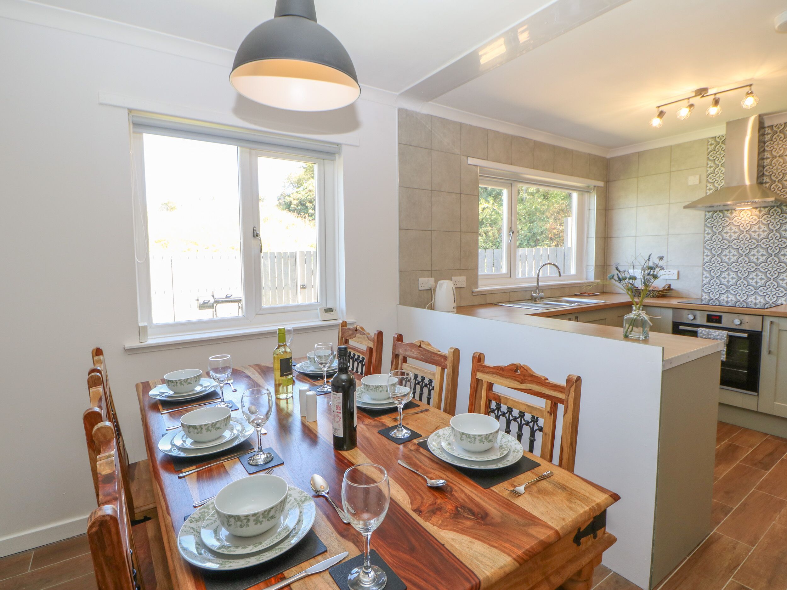 المنشأة من الداخل