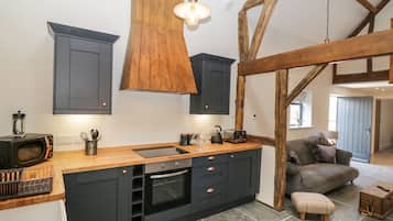 Cottage | Private kitchen | Cookware/dishes/utensils