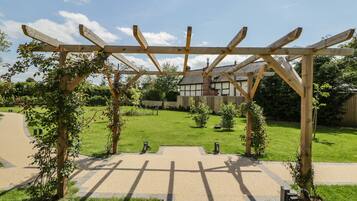 Cottage | Property grounds