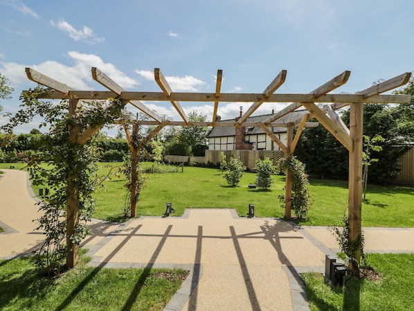 Cottage | Property grounds