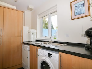 Cottage | Bếp riêng | Tủ lạnh, máy rửa bát, ấm điện, lò nướng bánh mì