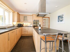 Cottage | Bếp riêng | Tủ lạnh, máy rửa bát, ấm điện, lò nướng bánh mì 