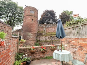 Cottage | Interior - Tower View Cottage (Chester)