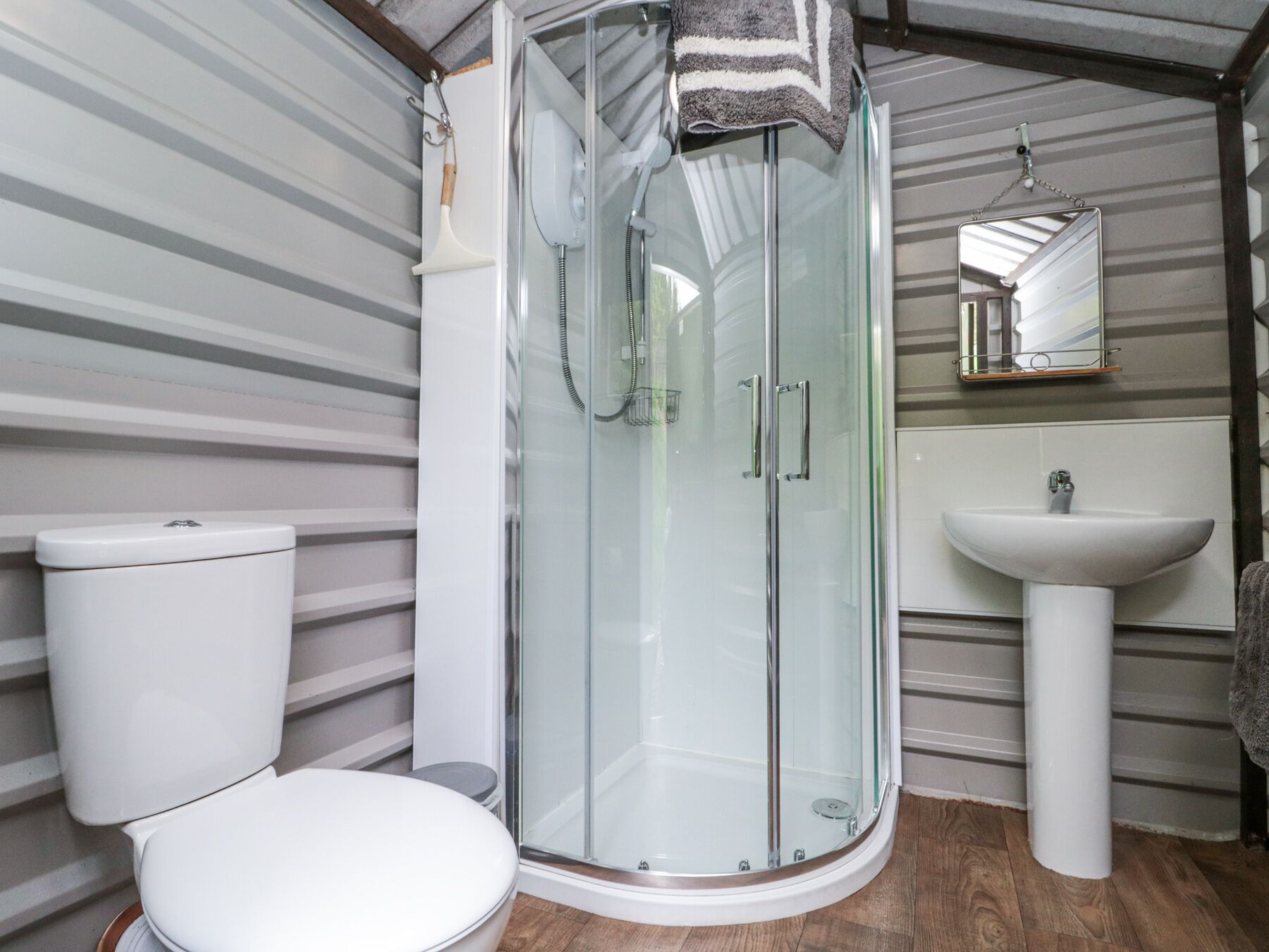 Cottage | Bathroom | Shower