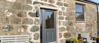 Tyddyn Sianel - Derw