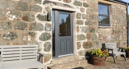 Tyddyn Sianel - Derw