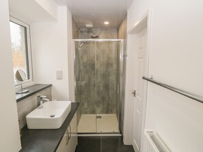Cottage | Bathroom