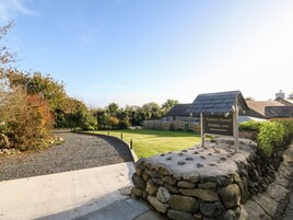 Cottage | Property grounds