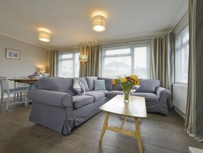 Cottage | Living area