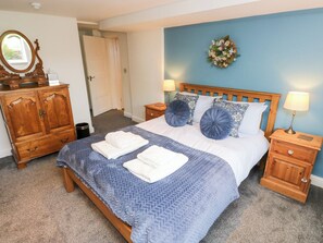 5 bedrooms, individually decorated, individually furnished, free WiFi - The Thyme House (Keighley)