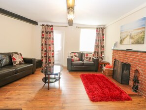 Cottage | Living room - Compass Cottage (Holt)