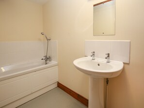 Cottage | Bathroom