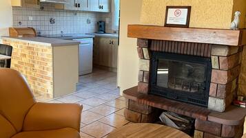 Télévision, cheminée