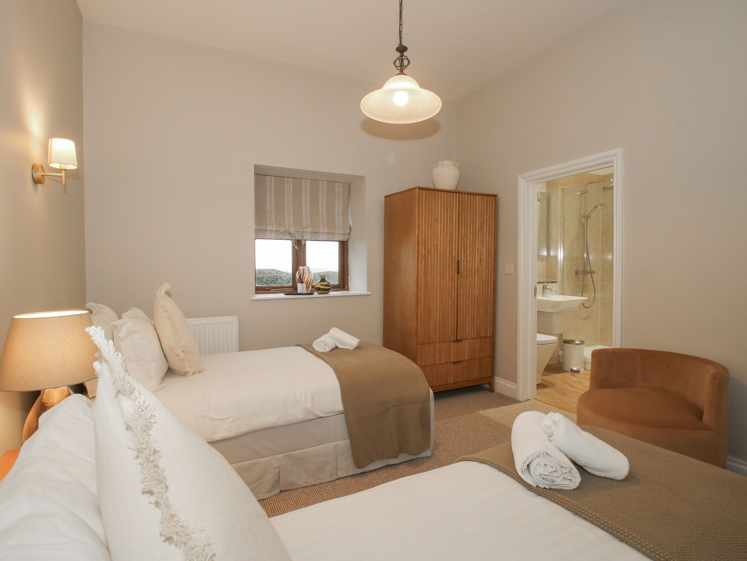 Cottage | 6 bedrooms, individually decorated, individually furnished, free WiFi