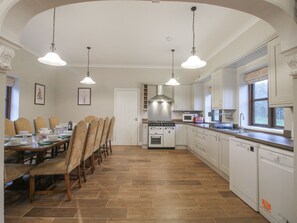 Ferienhaus | Eigene Küche | Kühlschrank, Geschirrspüler, Kochgeschirr/Geschirr/Besteck