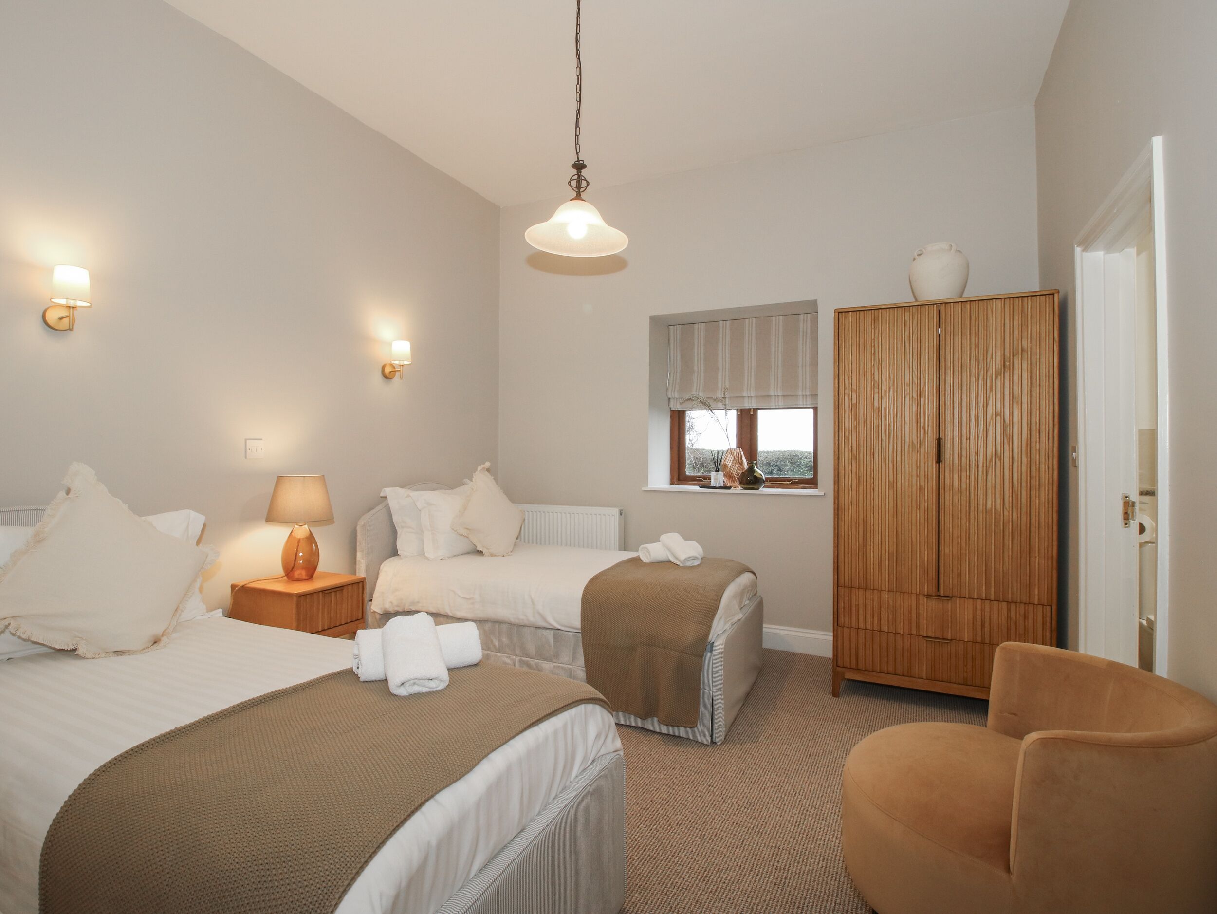 Cottage | 6 bedrooms, individually decorated, individually furnished, free WiFi