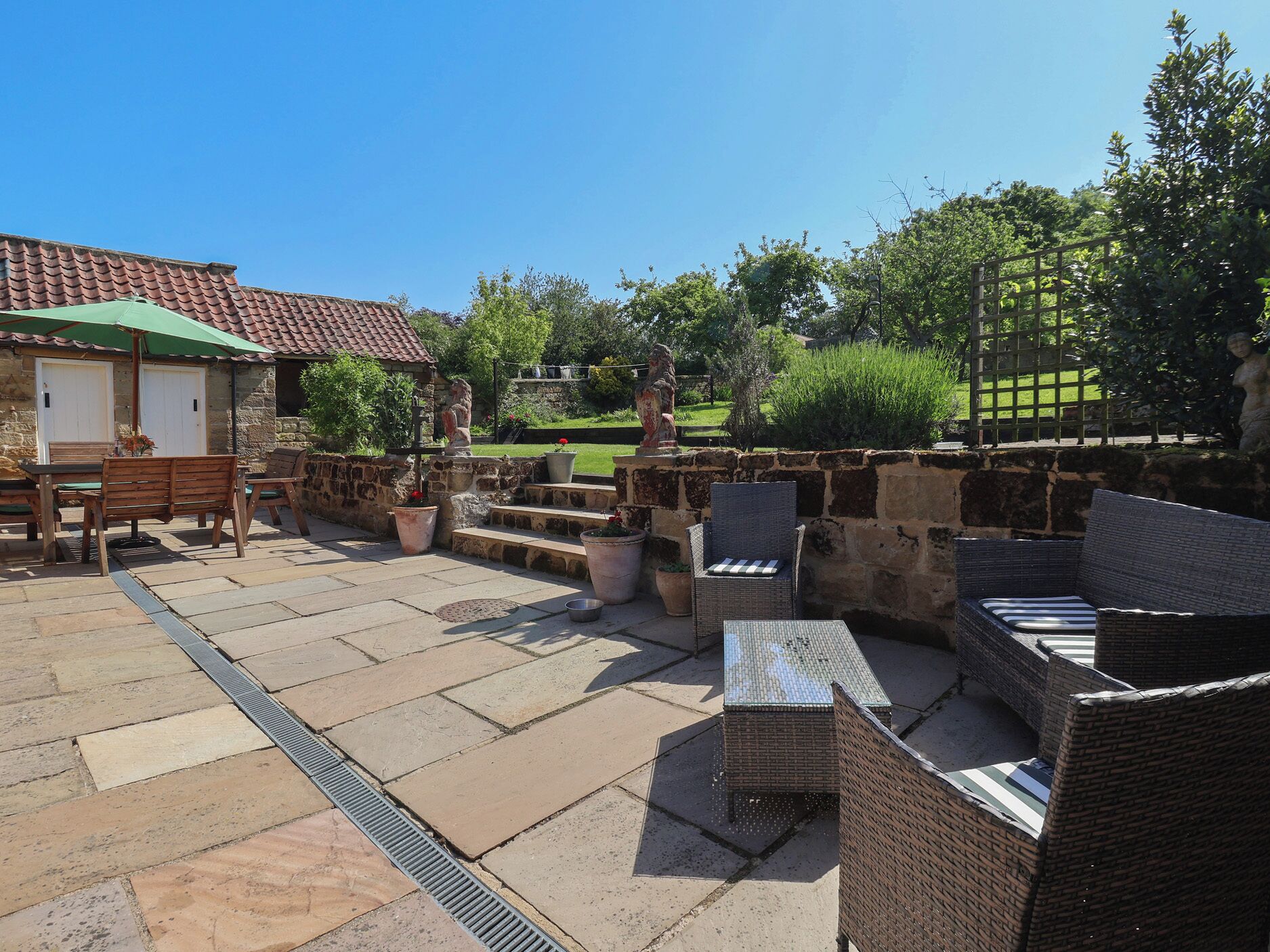 Cottage | Outdoor dining